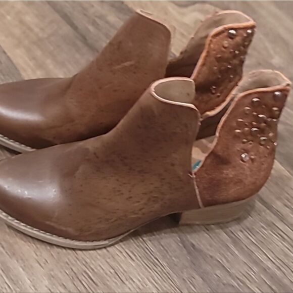 Circle G By Corral Copper Handcrafted Leather Ankle Boots - Picture 7 of 8